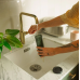 Уред за поливане на саксийни растения Fiskars Urban 350 ml